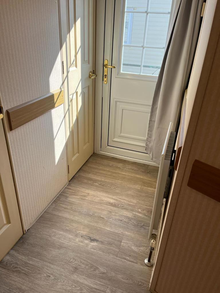 ホテル 6 Berth The Wolds Salisbury Addlethorpe エクステリア 写真